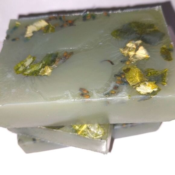 HAND Crafted Lotus soap bar - Picture 5 of 9